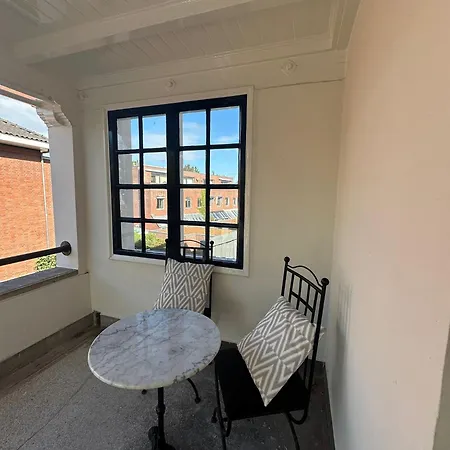 Hotel Romantic Rouge - With Round Bath