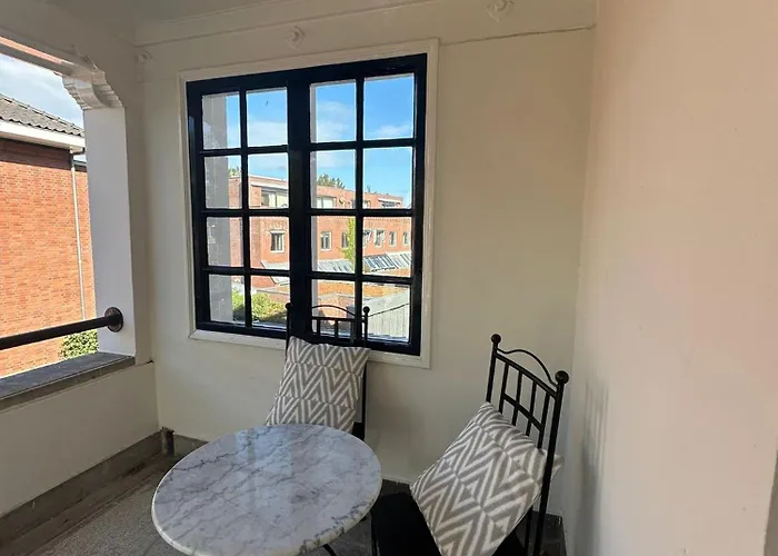 Hotel Romantic Rouge - With Round Bath